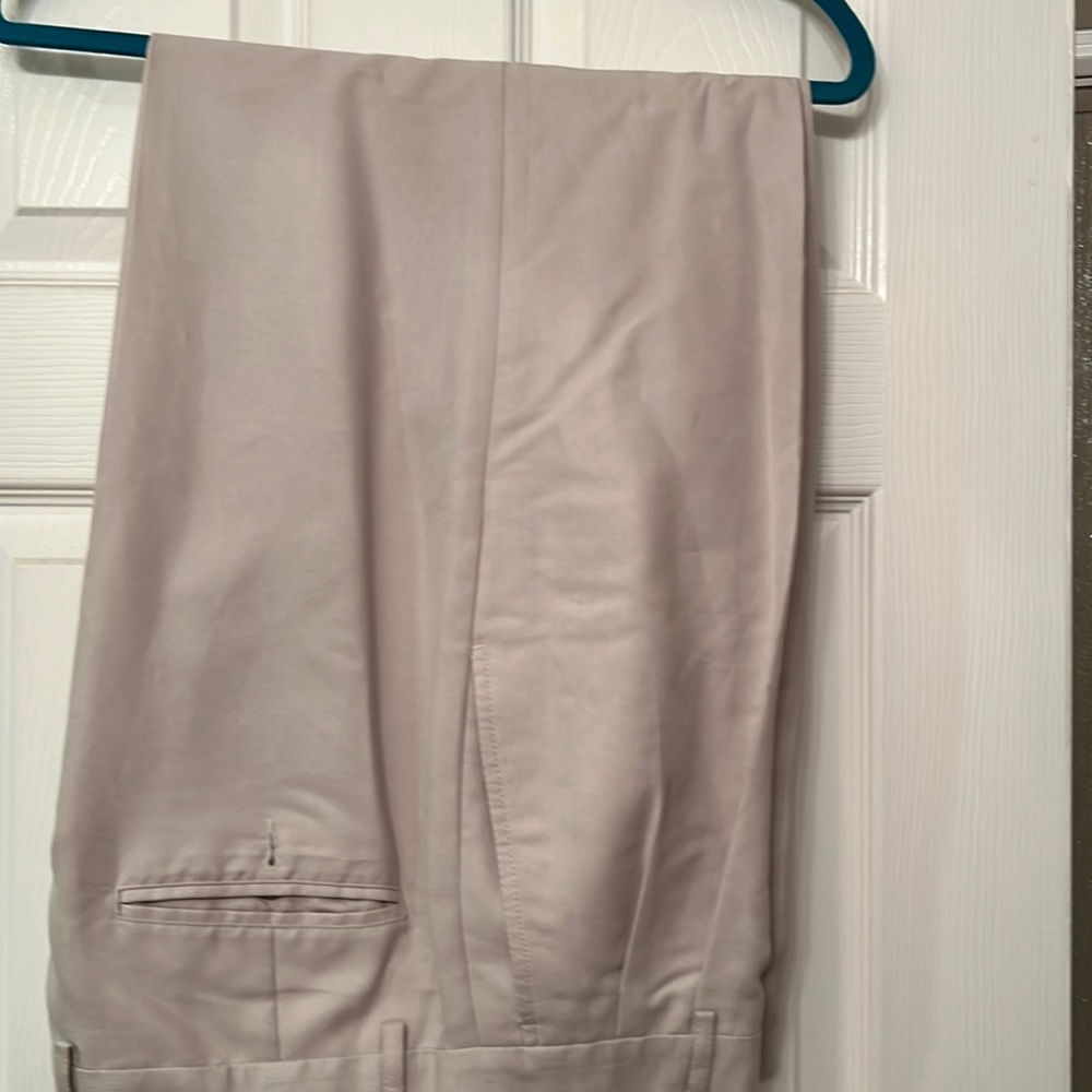 Men’s Claiborne 34/32 pants in like new condition